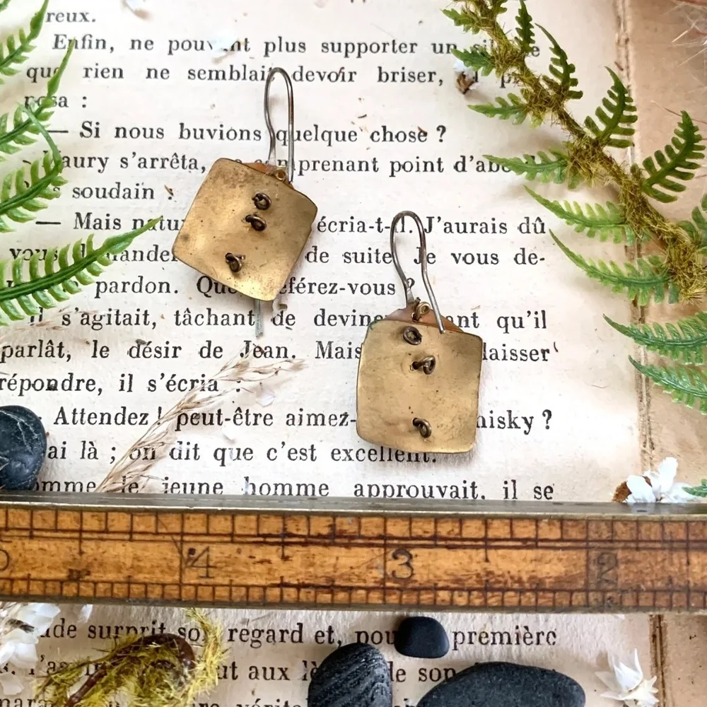70's HANDMADE MIXED MEDIA CUBIST BRASS & COPPER DANGLE EARRINGS - Picture 10 of 10
